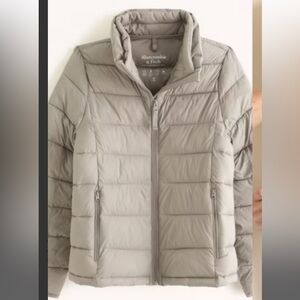 NWOT Abercrombie & Fitch puffer jacket